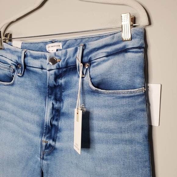 GOOD AMERICAN Light Wash Good Waist Crop Distressed Jeans NWT Sz 15 - Picture 5 of 9